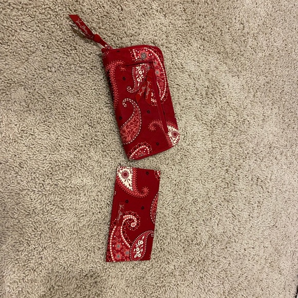 Vera Bradley zip around wallet and checkbook cover - Picture 2 of 3